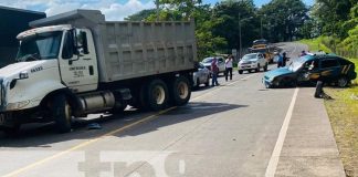 Foto: Liviano automotor impactó de forma frontal contra un pesado camión / TN8