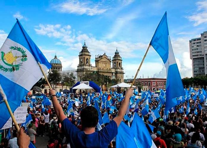 3 Foto: Multitudinaria marcha en Guatemala /cortesía