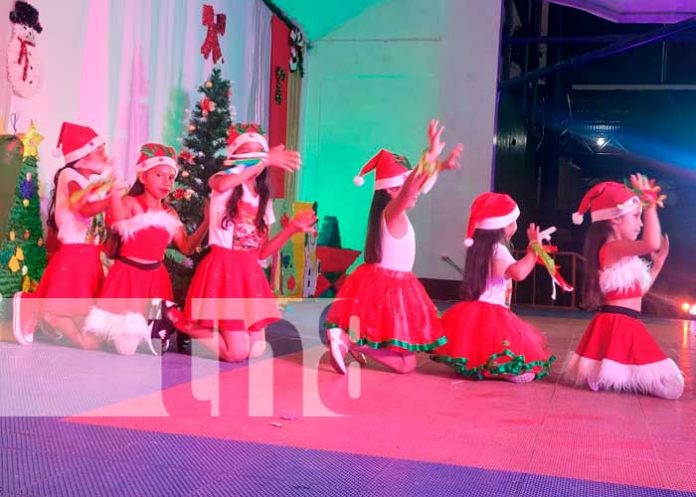 3 Foto: Niños del municipio de la Dalia disfrutaron el festival de cascanueces/Tn8