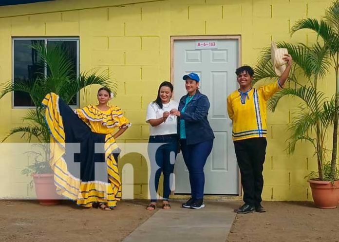 Foto: Un sueño hecho realidad: Familias de Managua con viviendas dignas esta navidad / TN8