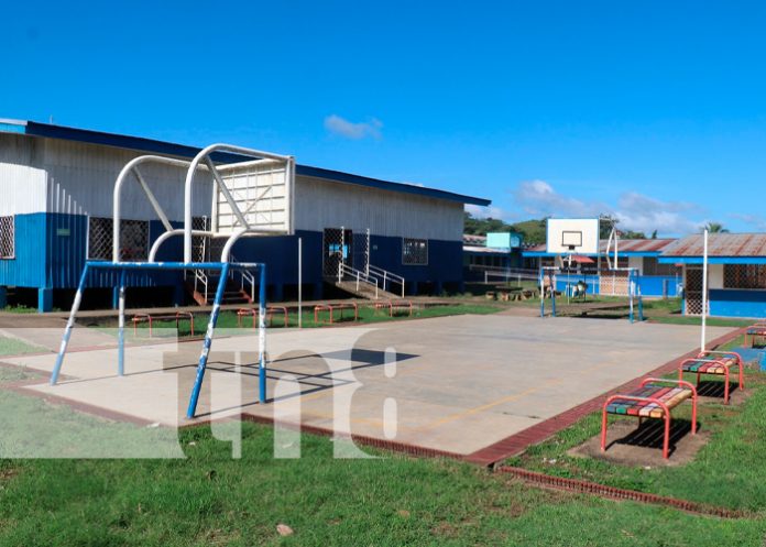 Foto: La educación de calidad y gratuita llega con la Revolución al Alto Wangki y Bocay / TN8