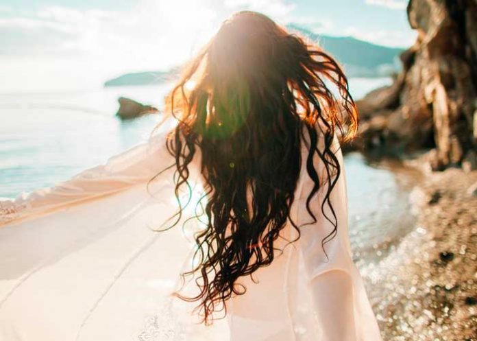 Foto: Consejos claves para cuidar tu cabello en vacaciones /cortesía