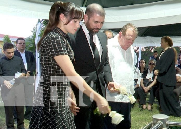 Foto: Dan el último adiós al profesor Alberto San José, director de INCANTO / TN8