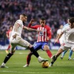 Atlético se sube al podio de La Liga y corta racha de Sevilla Atlético toma podio en La Liga