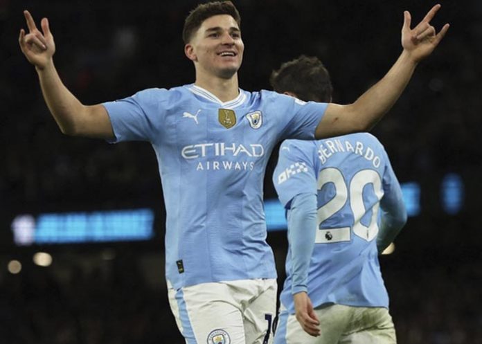Manchester City y Aston Villa ganan en la Premier