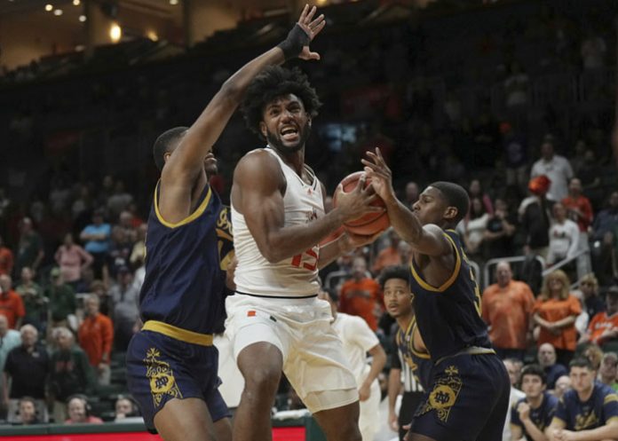 Norchad Omier con doble-doble Norchad Omier