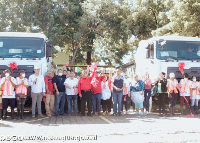 Dos nuevos camiones volquetes en mercados de Managua