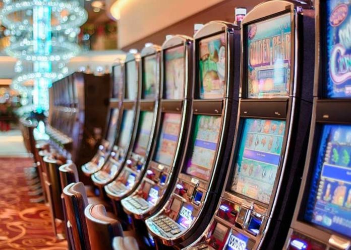 _carro23 Matan a hombre mientras jugaba maquinitas en México