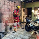 Las noticias más impactantes de Nicaragua este martes 12 de diciembre Foto: Incendio de una moto en una vivienda de Chinandega / TN8
