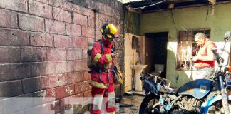 Foto: Incendio de una moto en una vivienda de Chinandega / TN8
