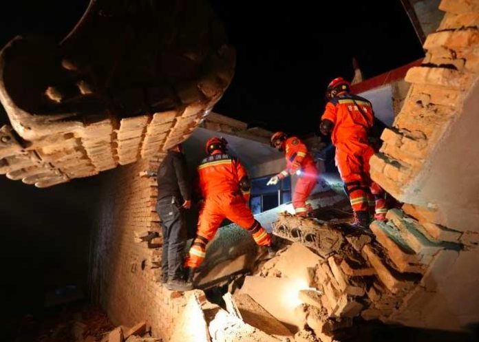 Al menos 127 muertos en un sismo en el noroeste de China