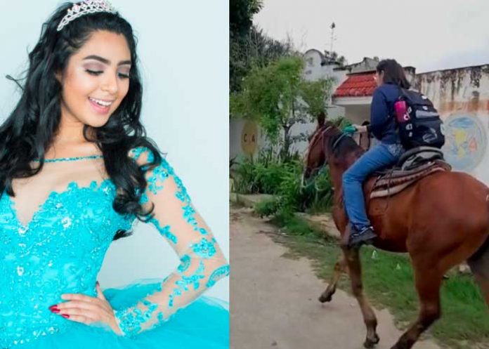 Quinceañera va a caballo a la escuela 