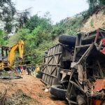 Tragedia en Honduras: Autobús cae a un abismo dejando 13 muertos y 30 heridos 13 muertos y 30 heridos al volcar autobús en Honduras