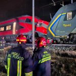 Brutal choque frontal entre dos trenes en Italia deja al menos 17 heridos Una colisión de trenes deja 17 heridos en Italia