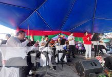 Abuelitos y abuelitas disfrutan del concierto de la Camerata Bach en Matagalpa Foto: Camerata Bach en Matagalpa / TN8