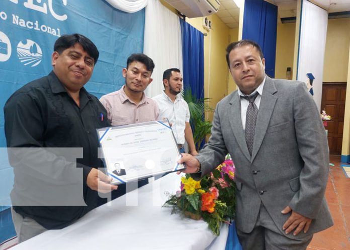 tec-mat-2 Foto: Entrega de certificaciones técnicos de inglés en Matagalpa / TN8