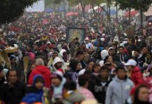 En México tres peregrinos mueren atropellados en festejo de la Virgen de Guadalupe Tres peregrinos mueren atropellados en México