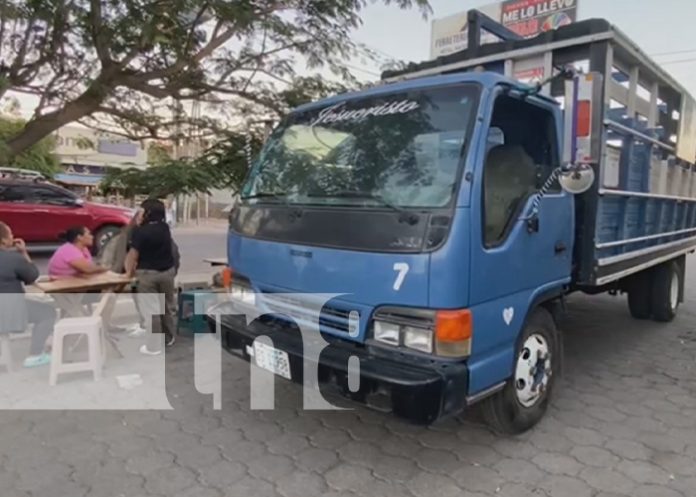 Camión de comida rápida es impactado por otro automotor en Estelí