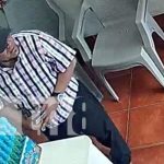 Ladrón de teléfonos sustrae un iPhone Pro Max en clase de zumba en Chinandega Ladrón de teléfonos sustrae un iPhone Pro Max en clase de zumba en Chinandega