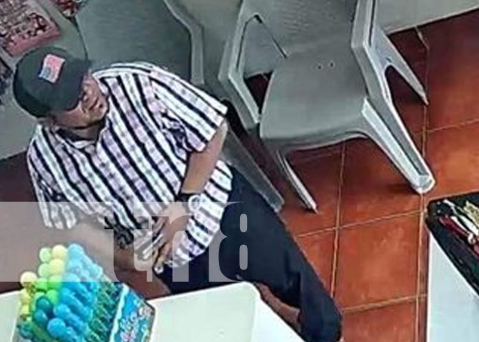 Ladrón de teléfonos sustrae un iPhone Pro Max en clase de zumba en Chinandega