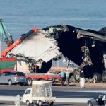Explota en mero vuelo la puerta de un avión de la aerolínea Alaska Airlines