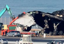 Explota en mero vuelo la puerta de un avión de la aerolínea Alaska Airlines Explota en mero vuelo la puerta de un avión de la aerolínea Alaska Airlines