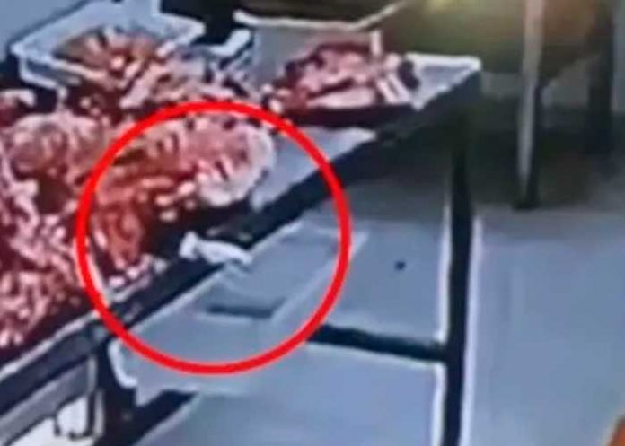 1 Cuchillo se mueve solo en una carnicería y dicen es un fantasma