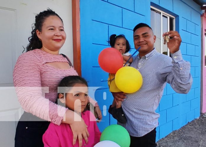 Foto: Familias de Granada recibieron llaves de su nuevo hogar / TN8