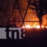Voraz incendio deja calcinada una vivienda en Estelí Foto: Voraz incendio deja calcinada una vivienda en Estelí / TN8