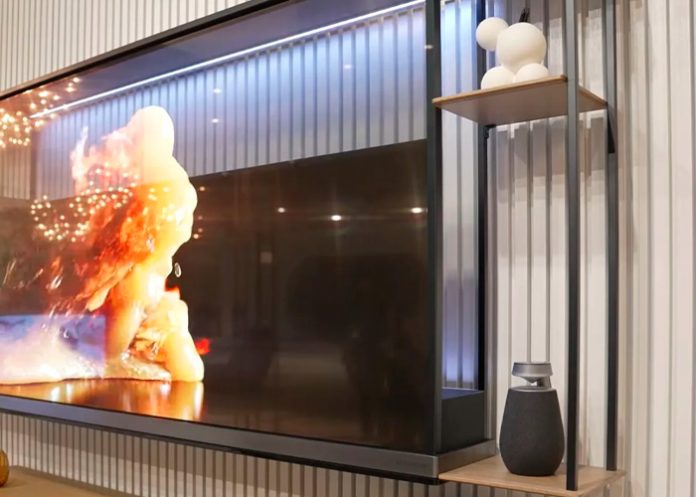 1 Viaje al futuro: Las pantallas transparentes son la sensación en el CES Las Vegas 2024