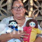 Doña Francis convierte materiales simples en obras de arte en Granada