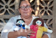 Doña Francis convierte materiales simples en obras de arte en Granada