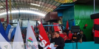 Foto: Se hace entrega de un galerón en el sector los mondongos del mercado Oriental /Tn8