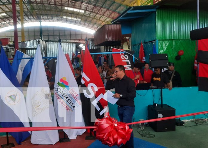 1 Foto: Se hace entrega de un galerón en el sector los mondongos del mercado Oriental /Tn8