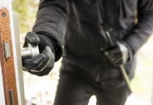 Dos hombres y una mujer le robaron a un campesino 10 mil dólares con engaño Foto: Dos hombres y una mujer le robaron a un campesino 10 mil dólares con engaño / Cortesía