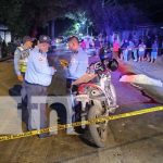 Peatón muere tras ser arrollado por microbús en el barrio La Fuente Foto: Peatón muere tras ser arrollado por microbús en el barrio La Fuente / TN8