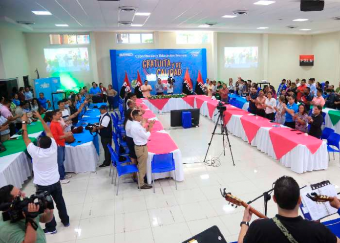 Foto: Avances de la educación técnica en 17 años pueblo presidente /Cortesia