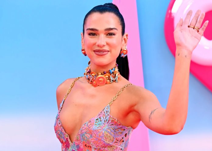 1 Foto: ¡Dua Lipa deslumbra con nuevo estilo! Impresionante look elegante/Cortesía