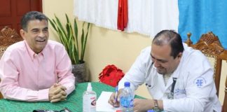 Foto: Revisión médica de Rolando Álvarez Lagos /Cortesía