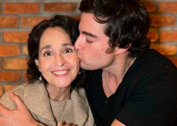 La mamá de Danilo Carrera venció el cáncer y lo anuncia con emotivo mensaje