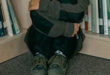 Niño fue abandonado en Francia y nadie se dio cuenta por esta curiosa razón