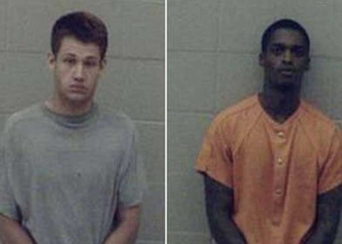 1 Increíble fuga de prisioneros en Arkansas desafía a las autoridades en EE.UU.