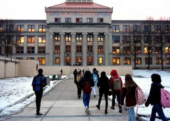 Estados Unidos: Tres estudiantes abusan de una niña con discapacidad intelectual