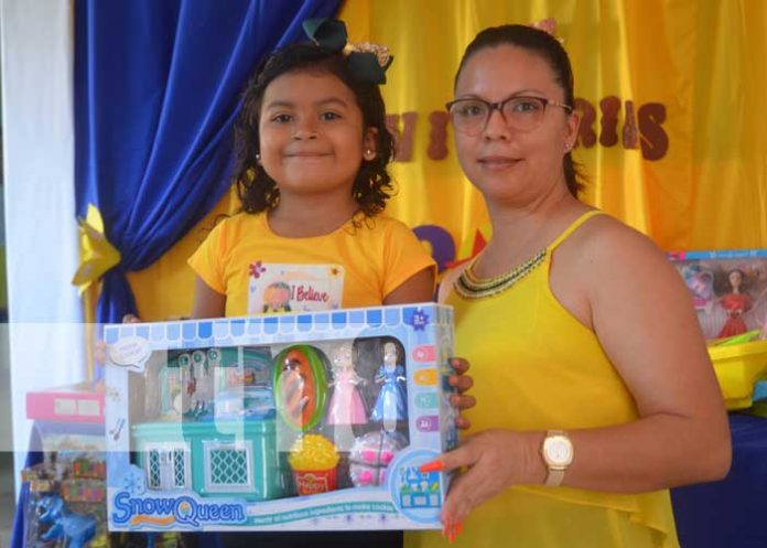 Foto: Niños y niñas del sistema educativo 2024 reciben juguetes didácticos en todo el país/TN8