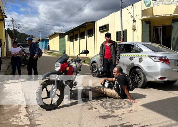 1 Foto: Motociclista de 47 años resulta con fractura en pierna tras colisión en Jalapa/TN8