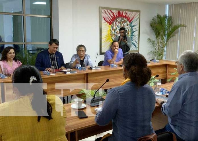 Nicaragua destaca en revitalización lingüística según visita del FILAC