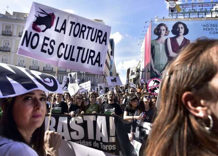 1 Vuelven las corridas de toros a la Ciudad de México y se desatan las protestas