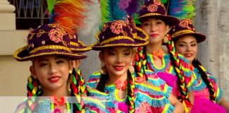Foto: Todo un éxito el lanzamiento del "Festival de Trajes Originales de Nuestro Folklore"/TN8