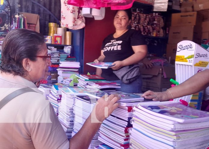 Temporada escolar se instala en el mercado de Granada