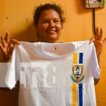 Doña Mara: Una vida entre hilos y telas, forjando su camino con la costura en Masaya Doña Mara: Una vida entre hilos y telas, forjando su camino con la costura en Masaya